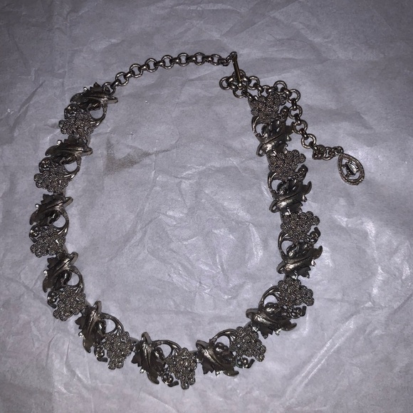 Silver grape vine necklace - Picture 3 of 5